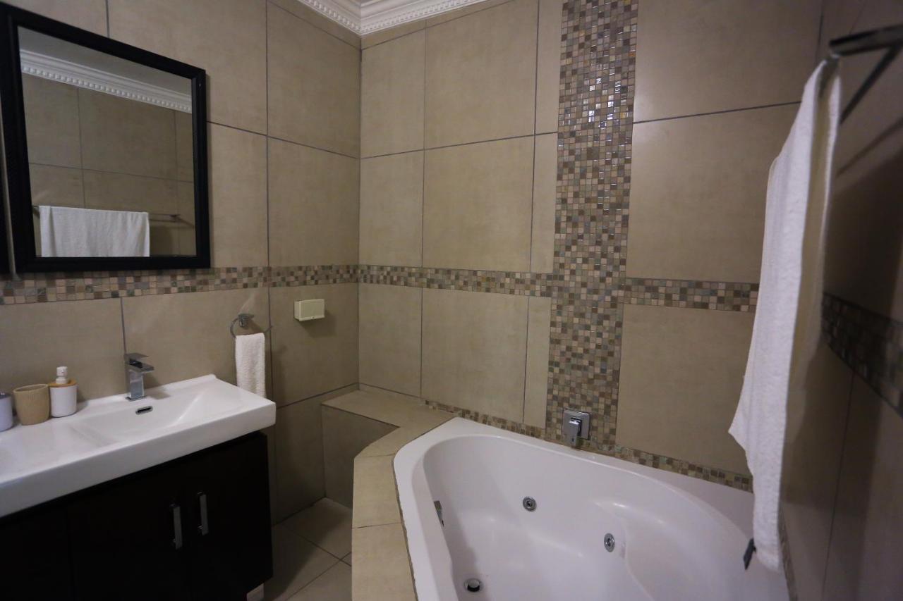 Arlogenix Villa Durbanville Buitenkant foto